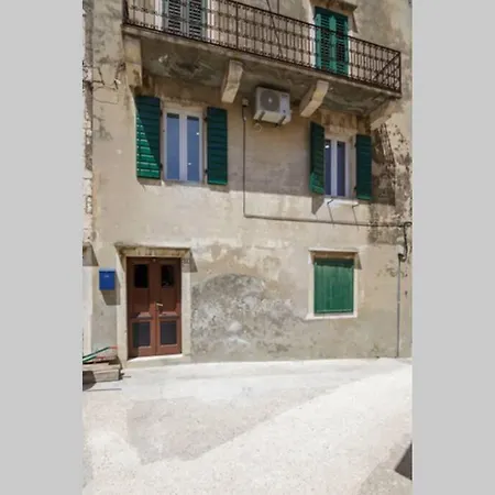 Esa Apartment
