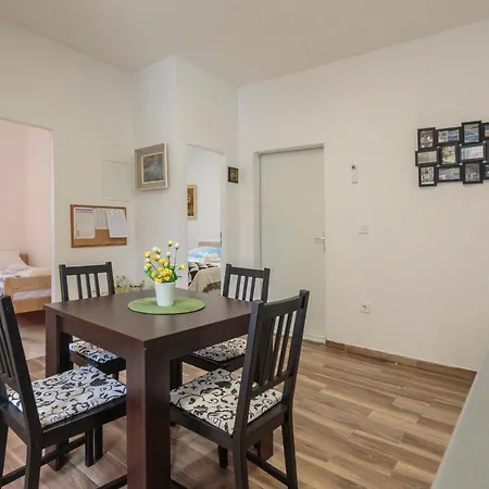 Apartment Esa Komiza